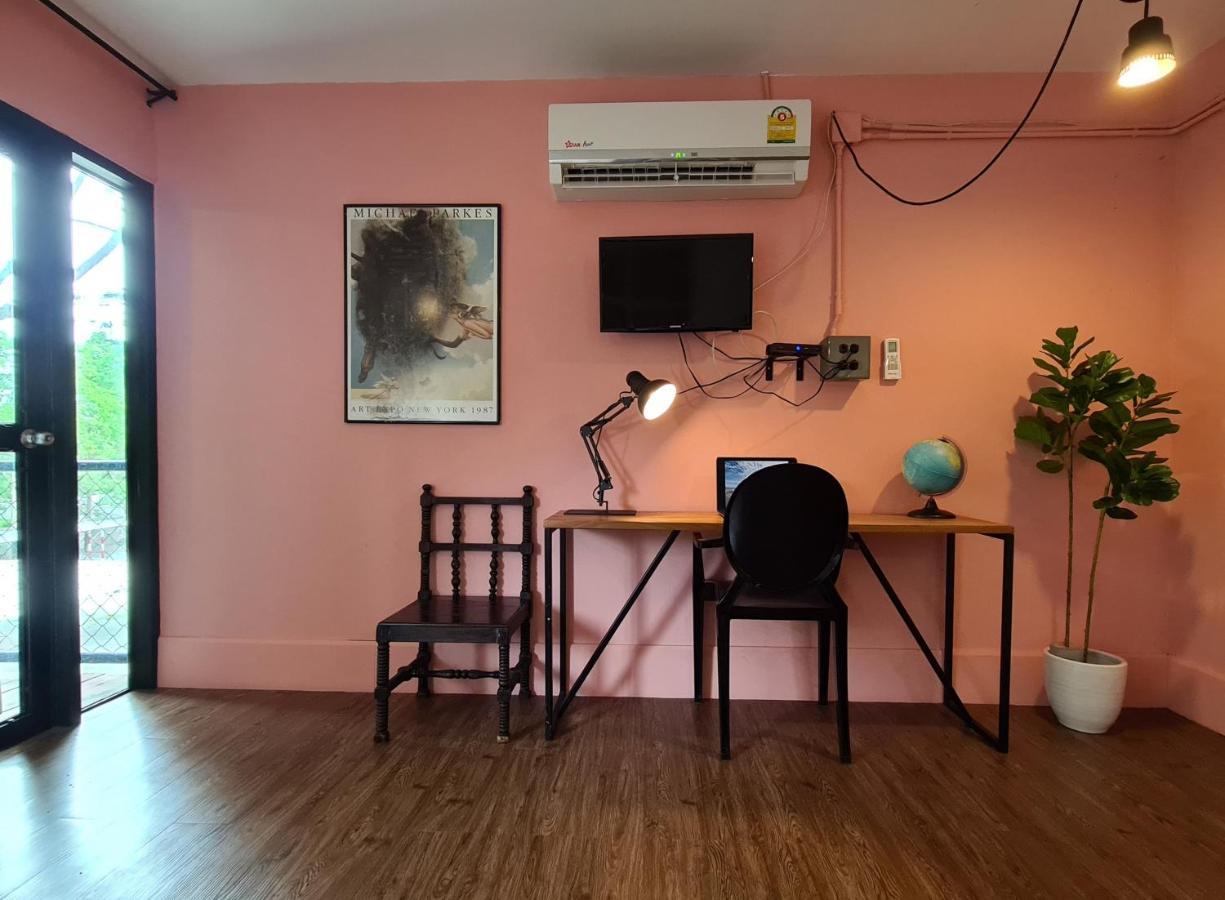 Hand Hotel Bangsaen Екстериор снимка
