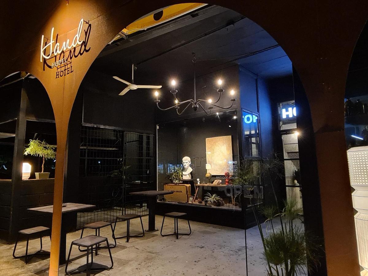Hand Hotel Bangsaen Екстериор снимка