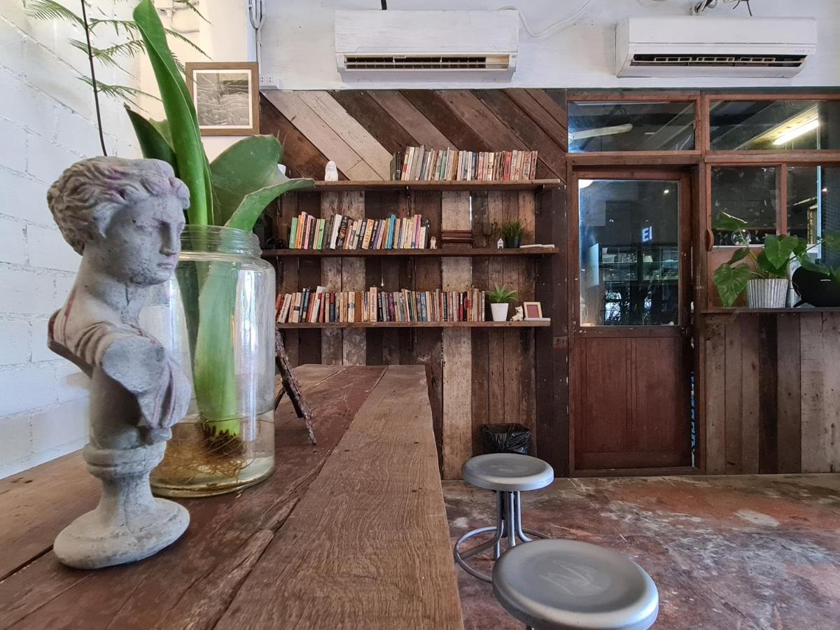 Hand Hotel Bangsaen Екстериор снимка