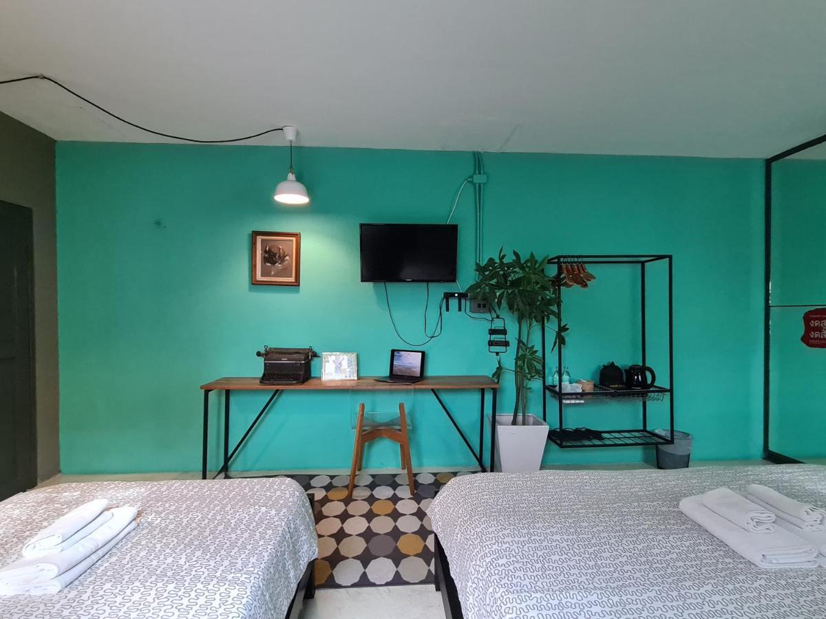 Hand Hotel Bangsaen Екстериор снимка