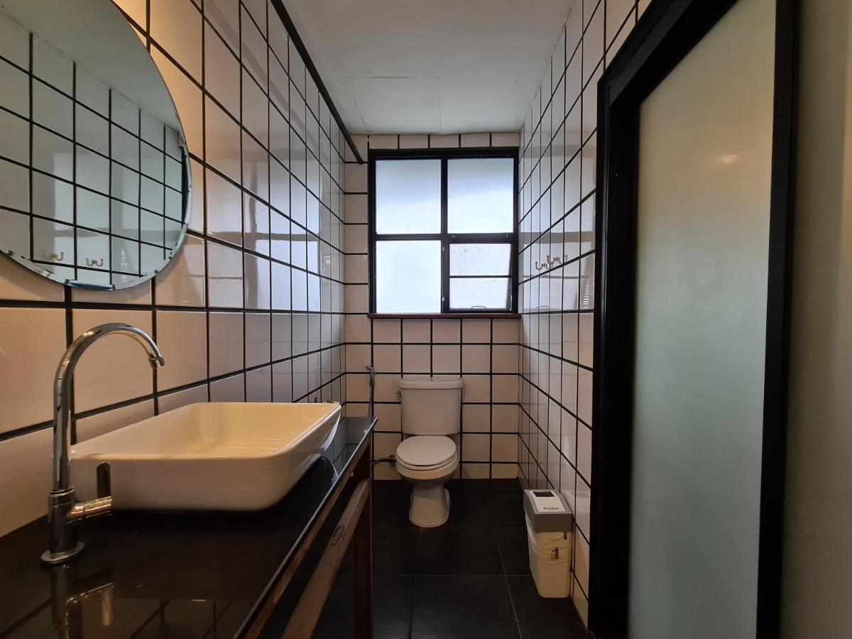 Hand Hotel Bangsaen Екстериор снимка