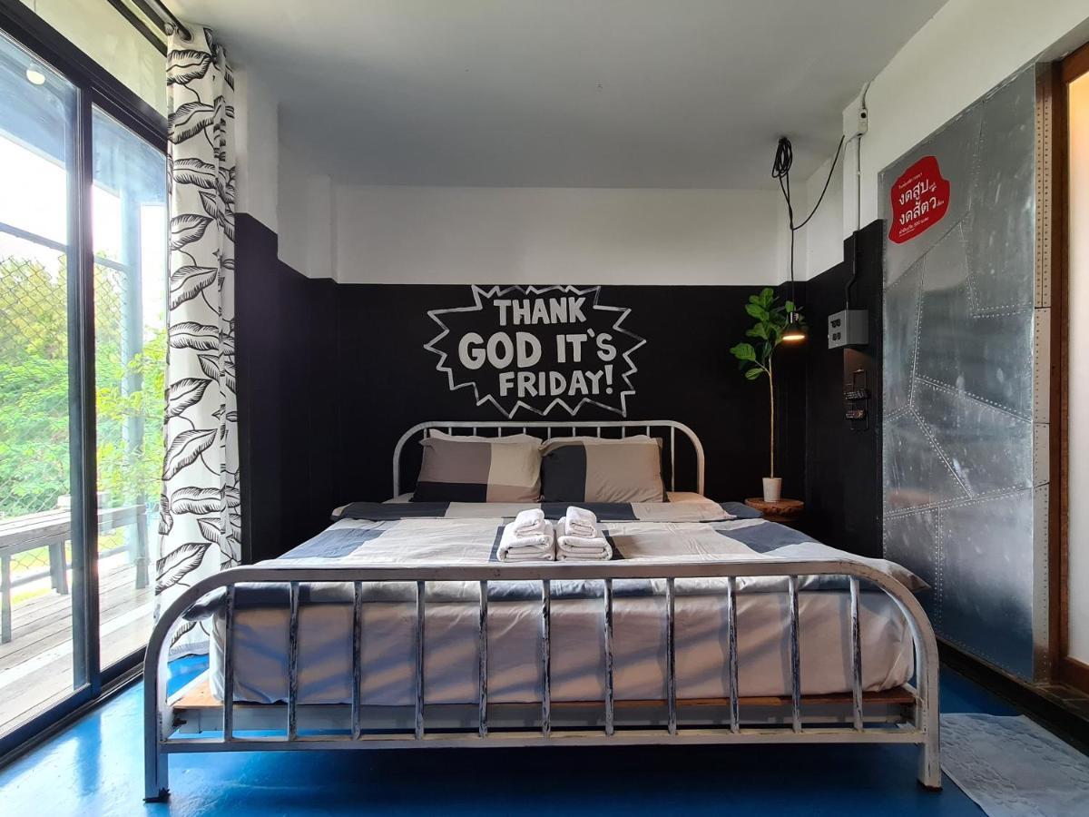 Hand Hotel Bangsaen Екстериор снимка
