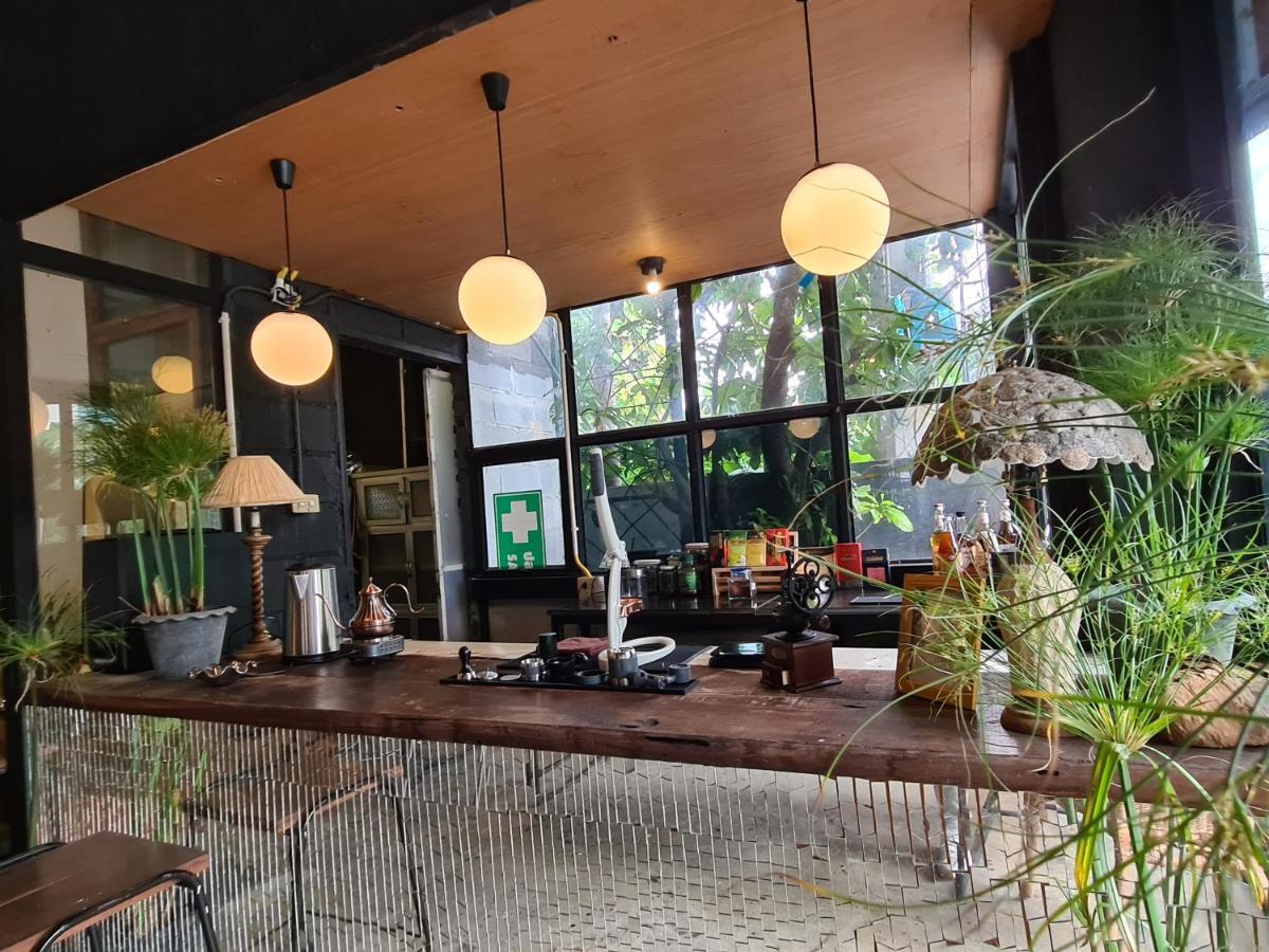 Hand Hotel Bangsaen Екстериор снимка