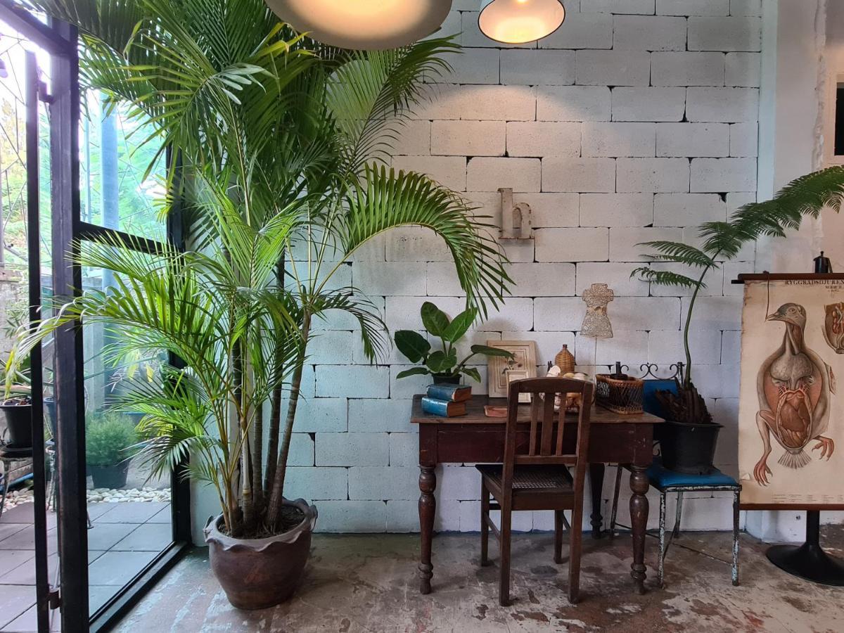 Hand Hotel Bangsaen Екстериор снимка